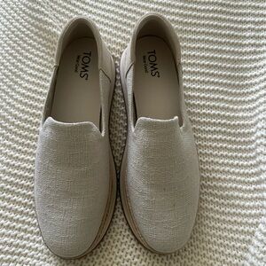 TOMS Men's Beige Loafers